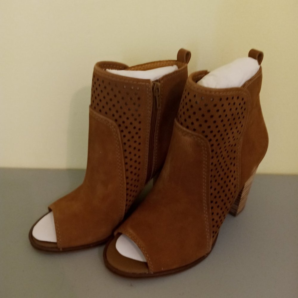 Lucky Brand Women's Women's Lk-Lakmeh Ankle Boots Sesame 9.5M NEW in box